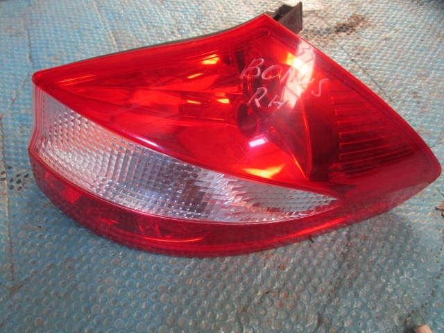 Фонарь задний правый красно-белый седан A13-3773020BA     — фото, цена